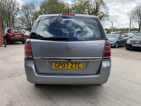 1.6 Club MPV 5dr Petrol Manual Euro 4 (105 ps)