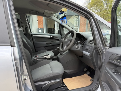 1.6 Club MPV 5dr Petrol Manual Euro 4 (105 ps)