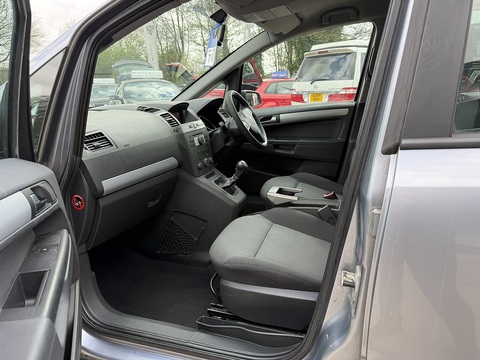 1.6 Club MPV 5dr Petrol Manual Euro 4 (105 ps)