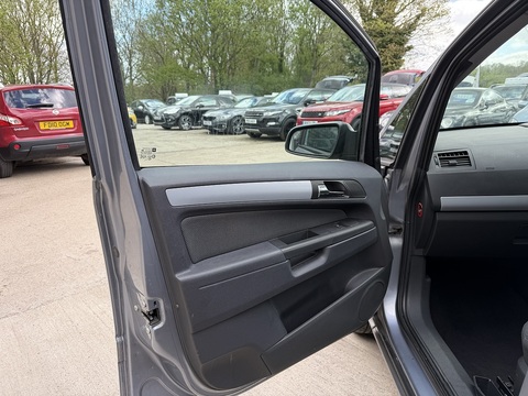 1.6 Club MPV 5dr Petrol Manual Euro 4 (105 ps)
