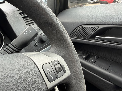 1.6 Club MPV 5dr Petrol Manual Euro 4 (105 ps)