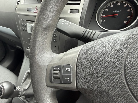 1.6 Club MPV 5dr Petrol Manual Euro 4 (105 ps)