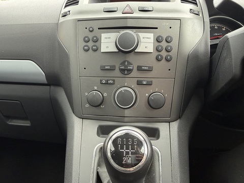 1.6 Club MPV 5dr Petrol Manual Euro 4 (105 ps)