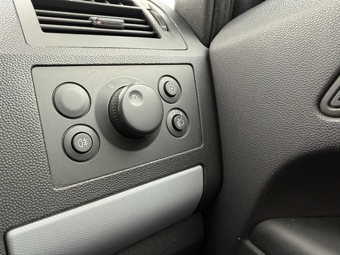 1.6 Club MPV 5dr Petrol Manual Euro 4 (105 ps)