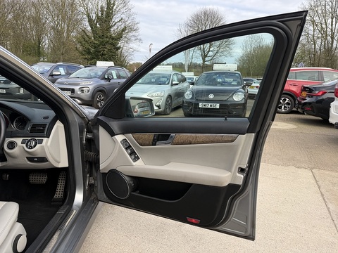 2.1 C220 CDI Sport Saloon 4dr Diesel Auto Euro 4 (170 ps)