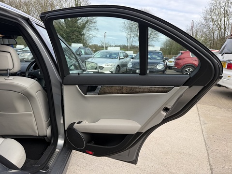 2.1 C220 CDI Sport Saloon 4dr Diesel Auto Euro 4 (170 ps)