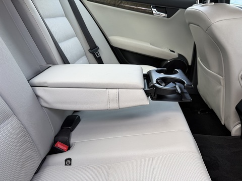 2.1 C220 CDI Sport Saloon 4dr Diesel Auto Euro 4 (170 ps)