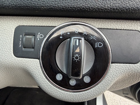 2.1 C220 CDI Sport Saloon 4dr Diesel Auto Euro 4 (170 ps)