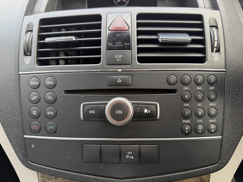 2.1 C220 CDI Sport Saloon 4dr Diesel Auto Euro 4 (170 ps)