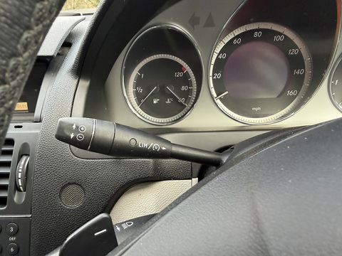 2.1 C220 CDI Sport Saloon 4dr Diesel Auto Euro 4 (170 ps)