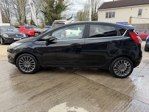 1.0T EcoBoost Titanium Hatchback 5dr Petrol Manual Euro 5 (s/s) (125 ps)