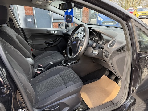 1.0T EcoBoost Titanium Hatchback 5dr Petrol Manual Euro 5 (s/s) (125 ps)
