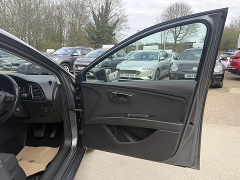 1.6 TDI CR SE Hatchback 5dr Diesel DSG Euro 5 (s/s) (105 ps)