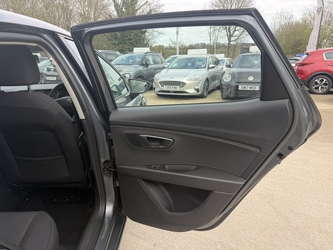 1.6 TDI CR SE Hatchback 5dr Diesel DSG Euro 5 (s/s) (105 ps)