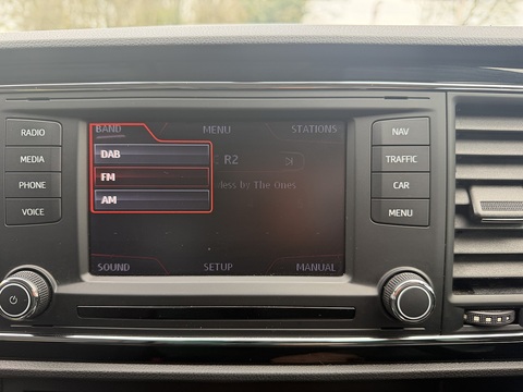 1.6 TDI CR SE Hatchback 5dr Diesel DSG Euro 5 (s/s) (105 ps)
