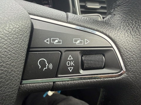 1.6 TDI CR SE Hatchback 5dr Diesel DSG Euro 5 (s/s) (105 ps)