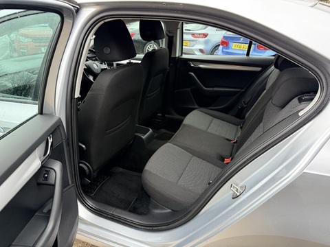 2.0 TDI SE Hatchback 5dr Diesel Manual Euro 5 (s/s) (150 ps)