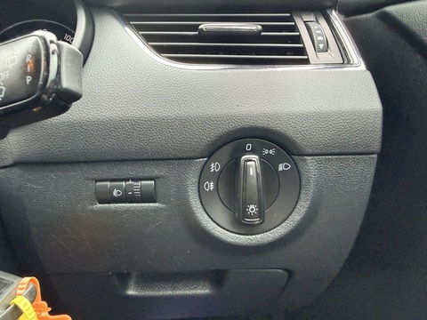 2.0 TDI SE Hatchback 5dr Diesel Manual Euro 5 (s/s) (150 ps)