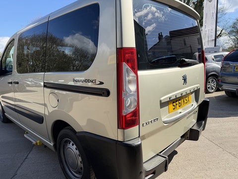 1.6 HDi Comfort MPV 5dr Diesel Manual (194 g/km, 90 bhp)