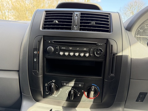 1.6 HDi Comfort MPV 5dr Diesel Manual (194 g/km, 90 bhp)