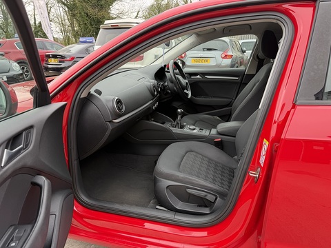 1.6 TDI SE Sportback 5dr Diesel Manual Euro 5 (s/s) (105 ps)