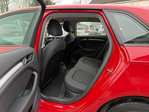 1.6 TDI SE Sportback 5dr Diesel Manual Euro 5 (s/s) (105 ps)