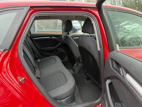 1.6 TDI SE Sportback 5dr Diesel Manual Euro 5 (s/s) (105 ps)