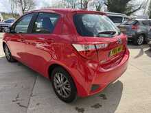 Toyota Yaris VVT-h Icon 