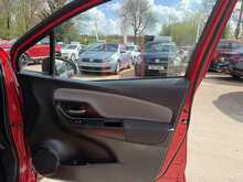Toyota Yaris VVT-h Icon 
