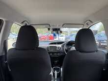 Toyota Yaris VVT-h Icon 