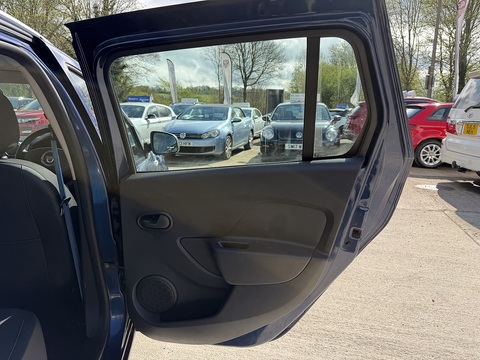 1.5 dCi Laureate Prime Estate 5dr Diesel Manual Euro 6 (s/s) (90 ps)