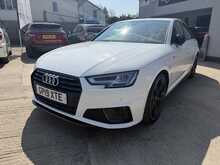 Audi A4 AUTO TFSI Black Edition 