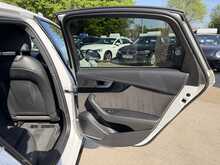 Audi A4 AUTO TFSI Black Edition 