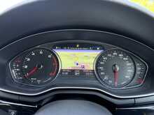 Audi A4 AUTO TFSI Black Edition 