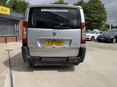 2.0 HDi Tepee Leisure Combi Van 4dr Diesel Manual L2 (194 g/km, 120 bhp)
