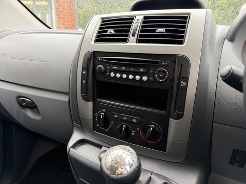 2.0 HDi Tepee Leisure Combi Van 4dr Diesel Manual L2 (194 g/km, 120 bhp)