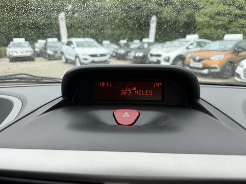 2.0 HDi Tepee Leisure Combi Van 4dr Diesel Manual L2 (194 g/km, 120 bhp)