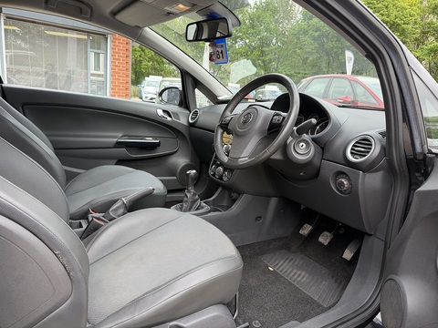 1.2i 16v Design Hatchback 3dr Petrol Manual (a/c) (139 g/km, 79 bhp)