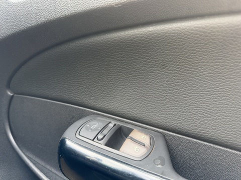 1.2i 16v Design Hatchback 3dr Petrol Manual (a/c) (139 g/km, 79 bhp)