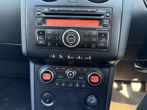 1.6 Acenta Hatchback 5dr Petrol Manual 2WD (159 g/km, 113 bhp)