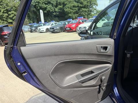 1.6 TDCi ECOnetic Zetec Hatchback 5dr Diesel Manual Euro 5 (s/s) (95 ps)