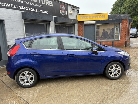 1.6 TDCi ECOnetic Zetec Hatchback 5dr Diesel Manual Euro 5 (s/s) (95 ps)