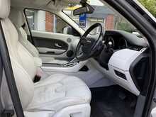 Land Rover Range Rover Evoque AUTO 2.2d SD4 Pure 