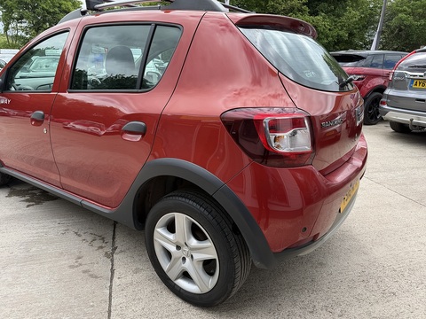 1.5 dCi Laureate Hatchback 5dr Diesel Manual Euro 6 (s/s) (90 ps)