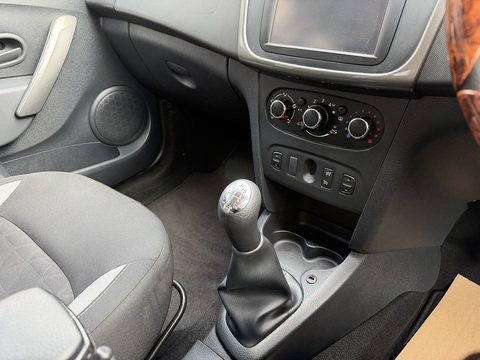 1.5 dCi Laureate Hatchback 5dr Diesel Manual Euro 6 (s/s) (90 ps)
