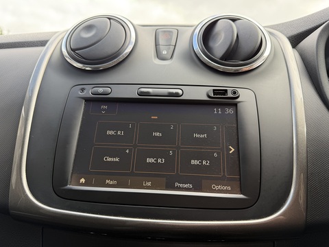 1.5 dCi Laureate Hatchback 5dr Diesel Manual Euro 6 (s/s) (90 ps)