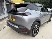 Peugeot E-2008 GT 