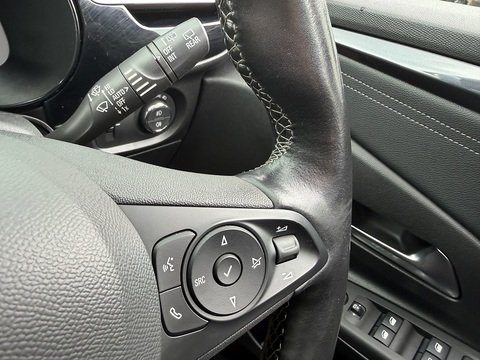50kWh Elite Nav Hatchback 5dr Electric Auto (7.4Kw Charger) (136 ps)