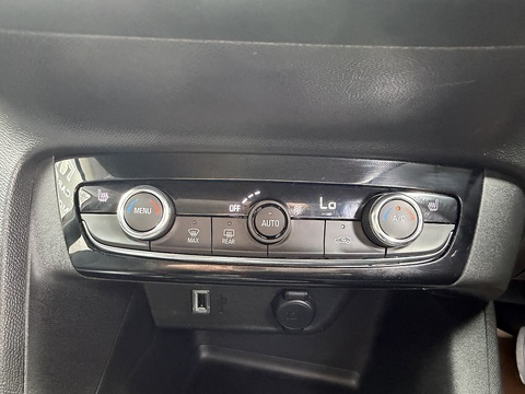 50kWh Elite Nav Hatchback 5dr Electric Auto (7.4Kw Charger) (136 ps)