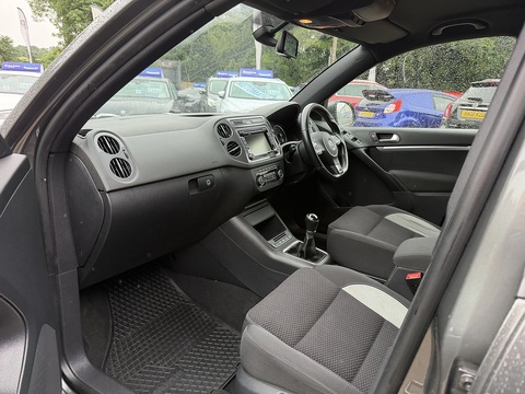 2.0 TDI BlueMotion Tech R-Line SUV 5dr Diesel Manual 4WD Euro 5 (s/s) (140 ps)